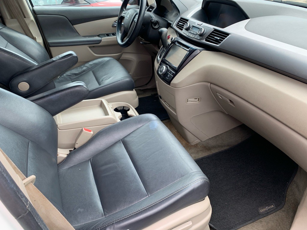 2015 Honda Odyssey Image 12