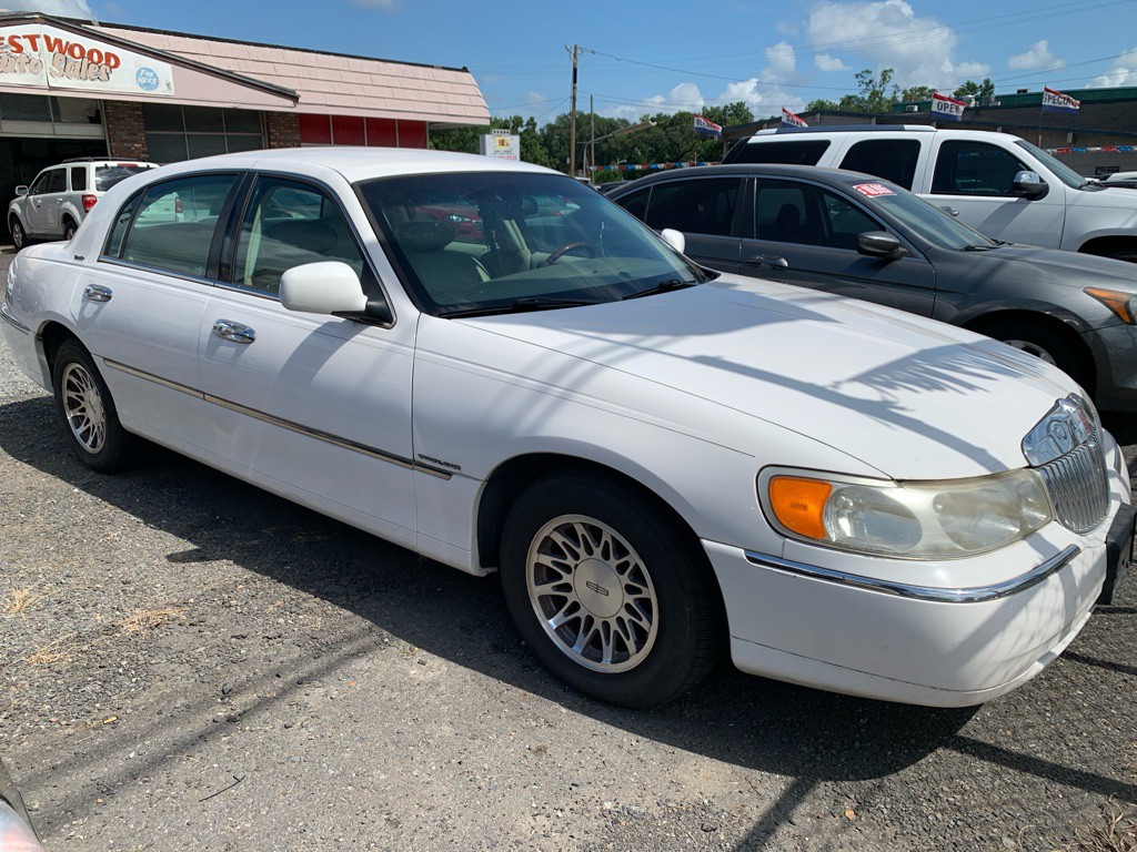 2001 Lincoln Town Car Image 5