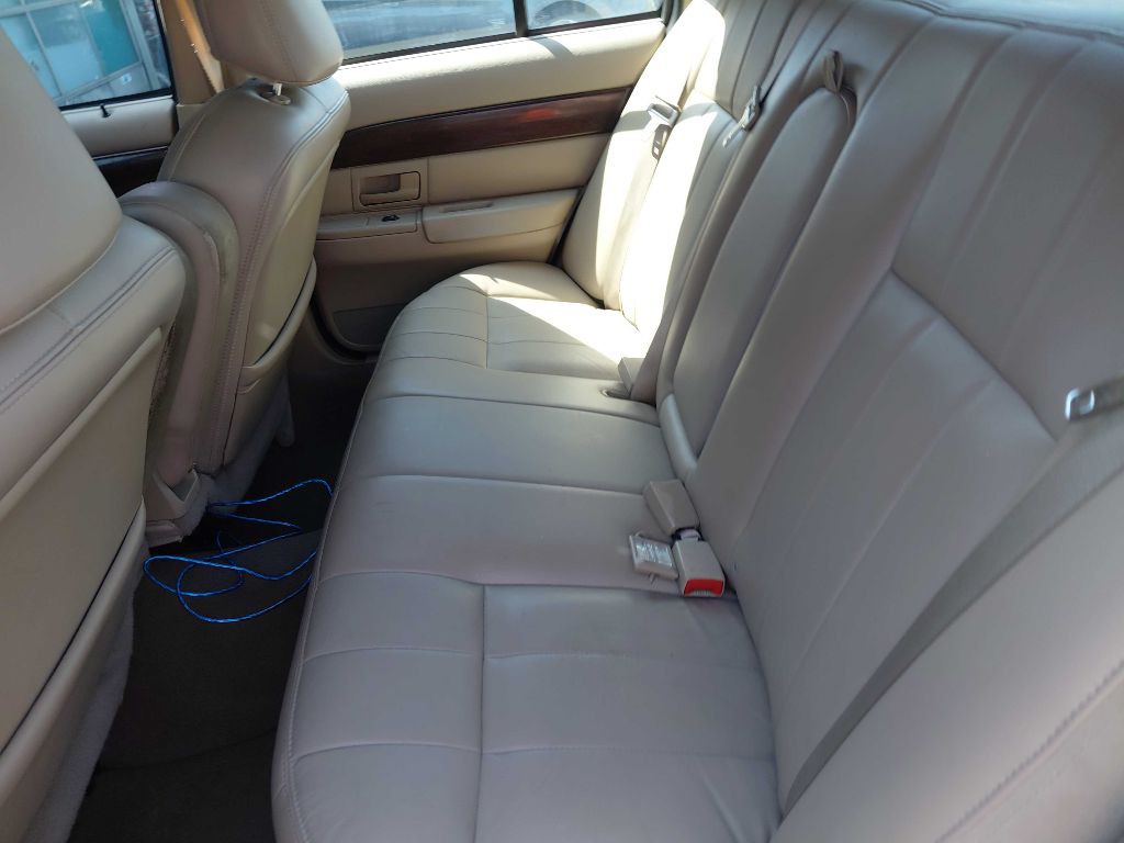 2004 Mercury Grand Marquis Image 6