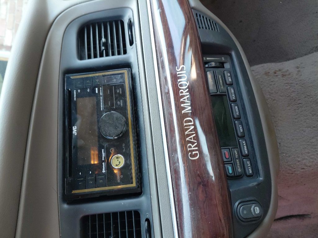 2004 Mercury Grand Marquis Image 7