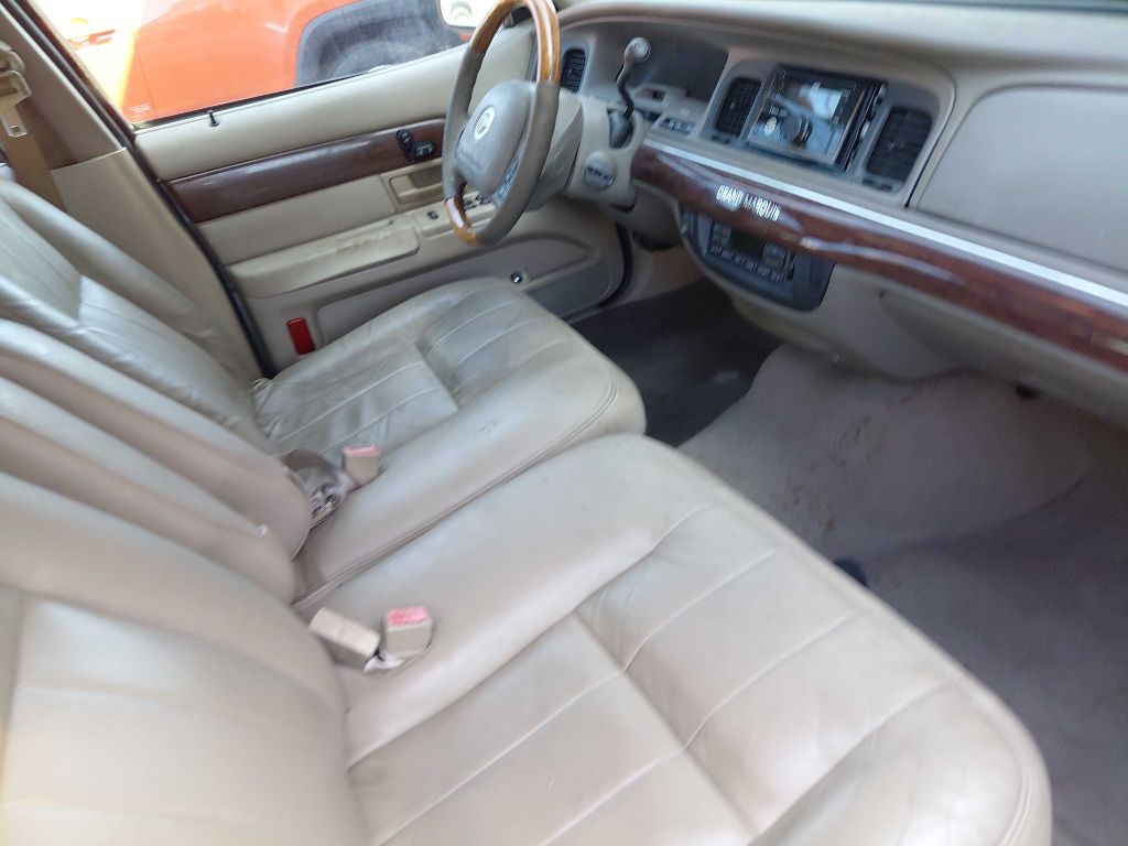 2004 Mercury Grand Marquis Image 9