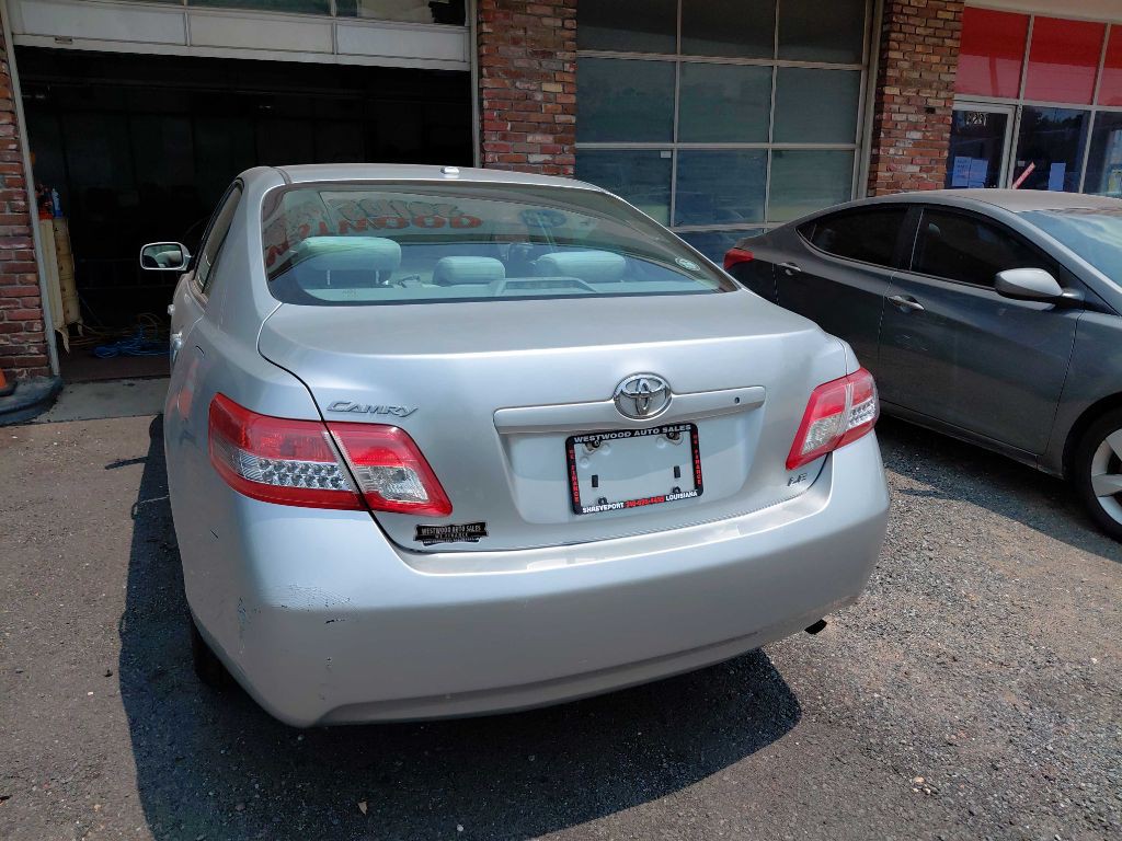 2010 Toyota Camry Image 2