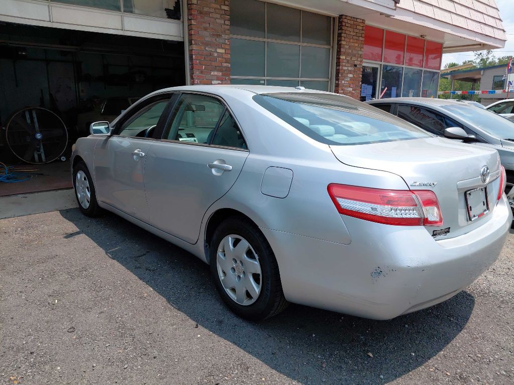 2010 Toyota Camry Image 3