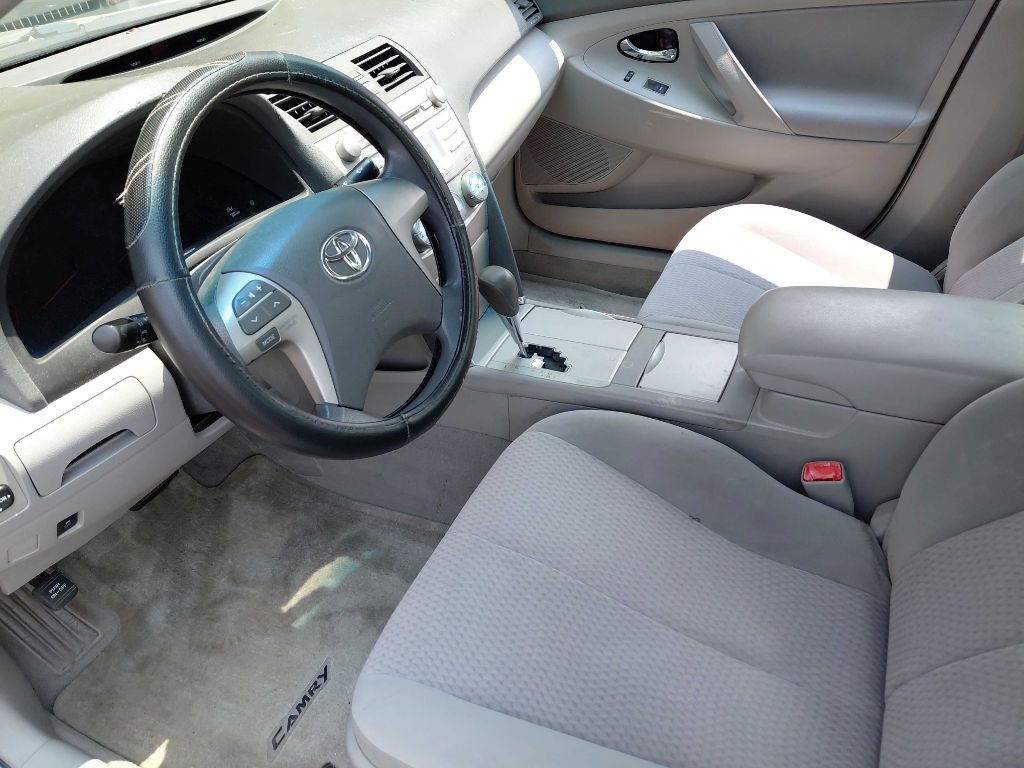 2010 Toyota Camry Image 6