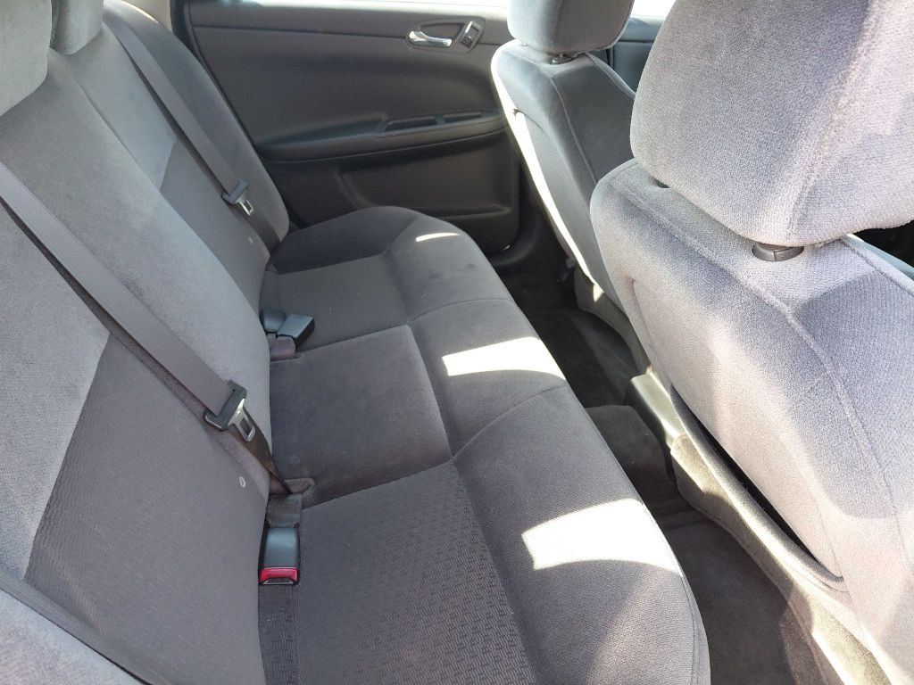 2011 Chevrolet Impala Image 10