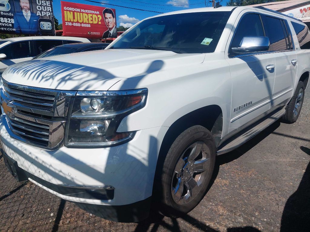 2015 Chevrolet Suburban Image 3