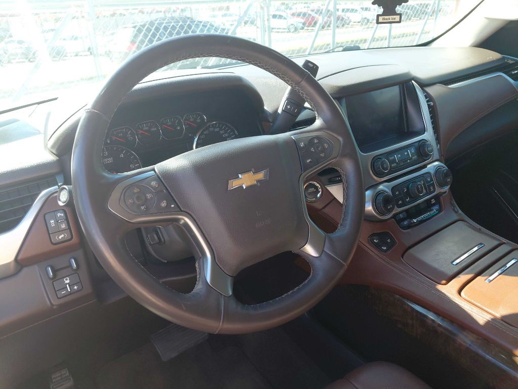 2015 Chevrolet Suburban Image 7