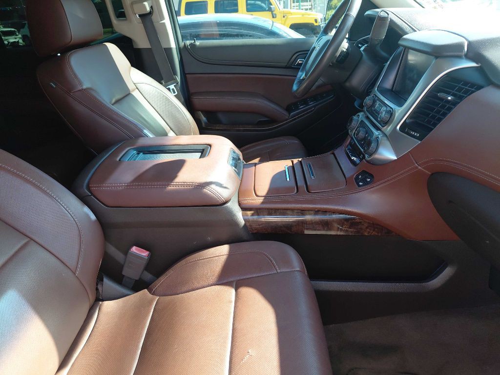 2015 Chevrolet Suburban Image 9