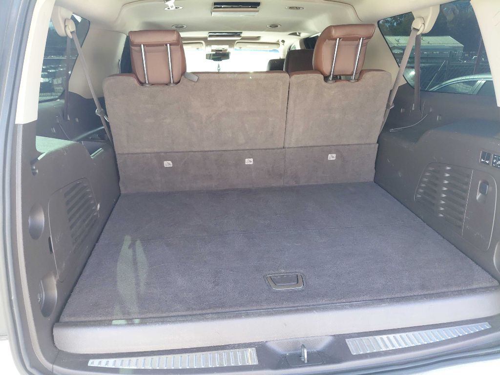 2015 Chevrolet Suburban Image 10