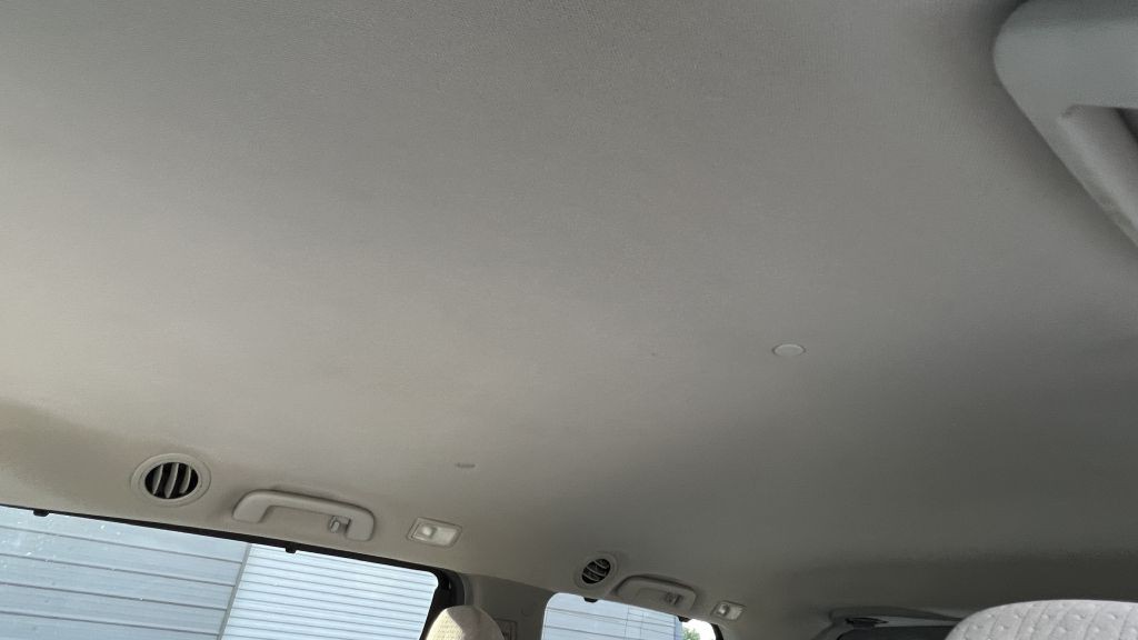 2015 Toyota Sienna Image 28