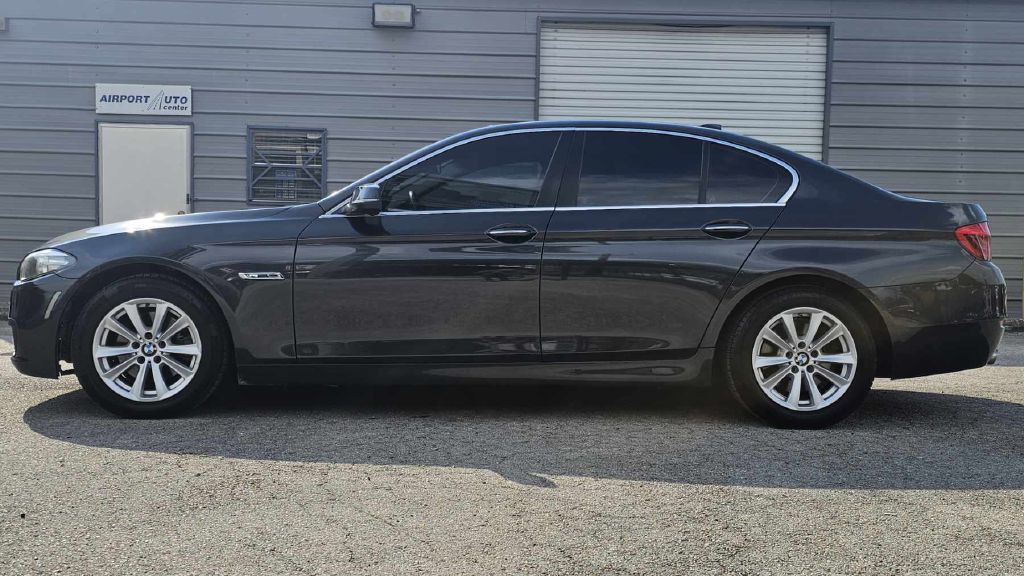 2015 BMW 5 Series Image 3