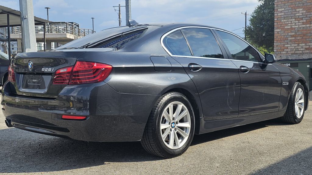 2015 BMW 5 Series Image 6