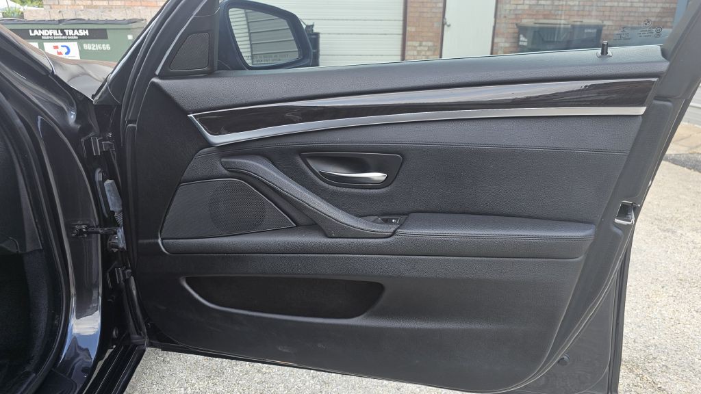 2015 BMW 5 Series Image 19