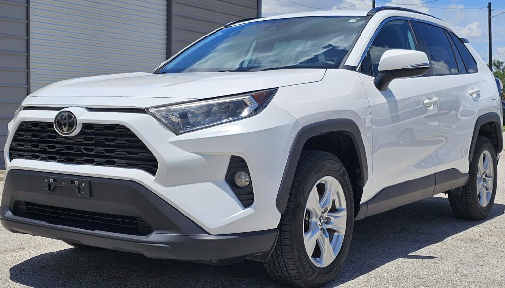 2021 Toyota Rav4 Image 1