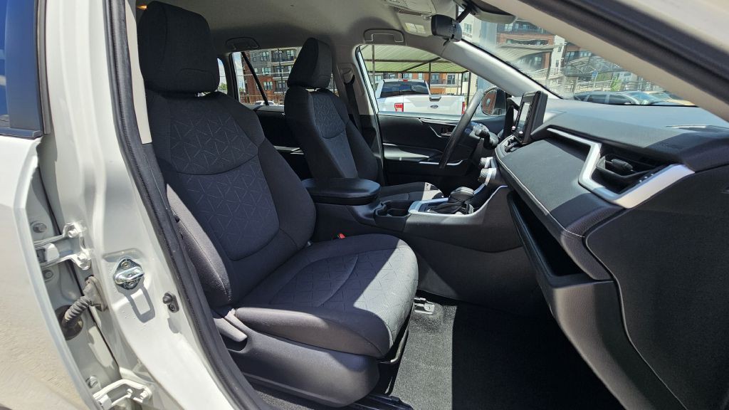 2021 Toyota Rav4 Image 17