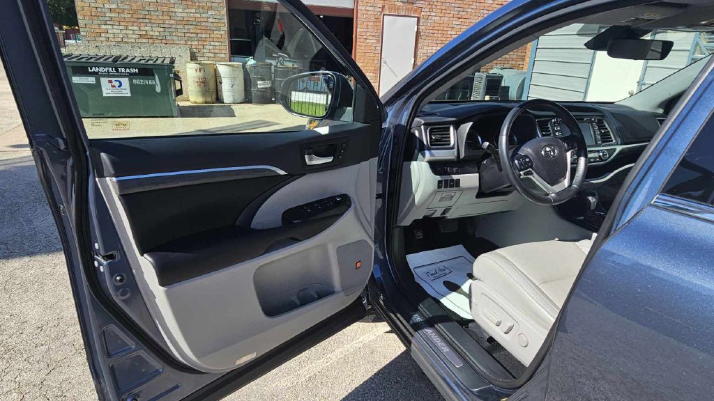 2019 Toyota Highlander Image 10