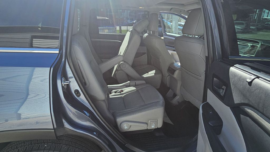 2019 Toyota Highlander Image 16