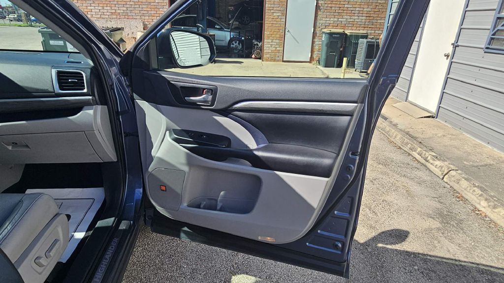 2019 Toyota Highlander Image 18
