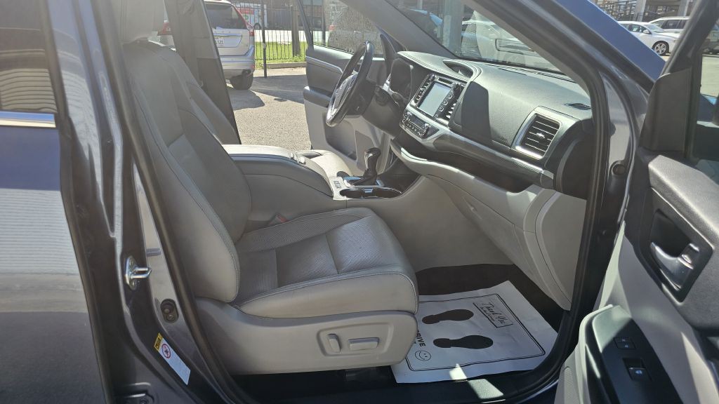 2019 Toyota Highlander Image 19