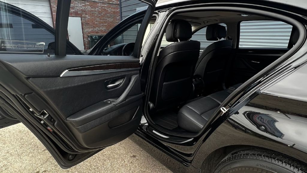 2013 BMW 5 Series Image 8