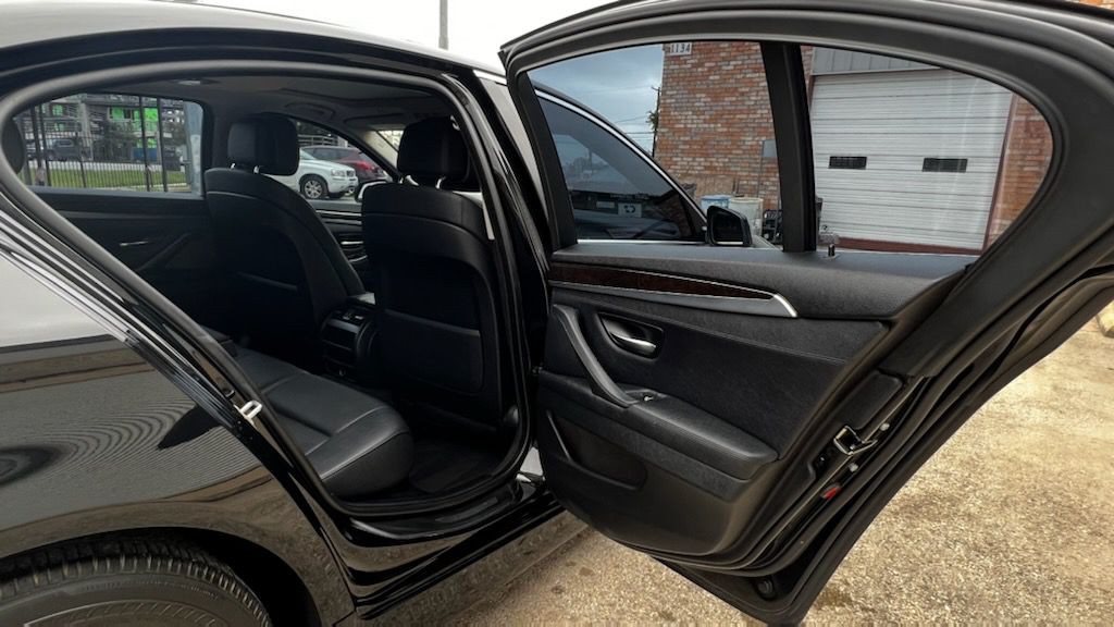 2013 BMW 5 Series Image 10