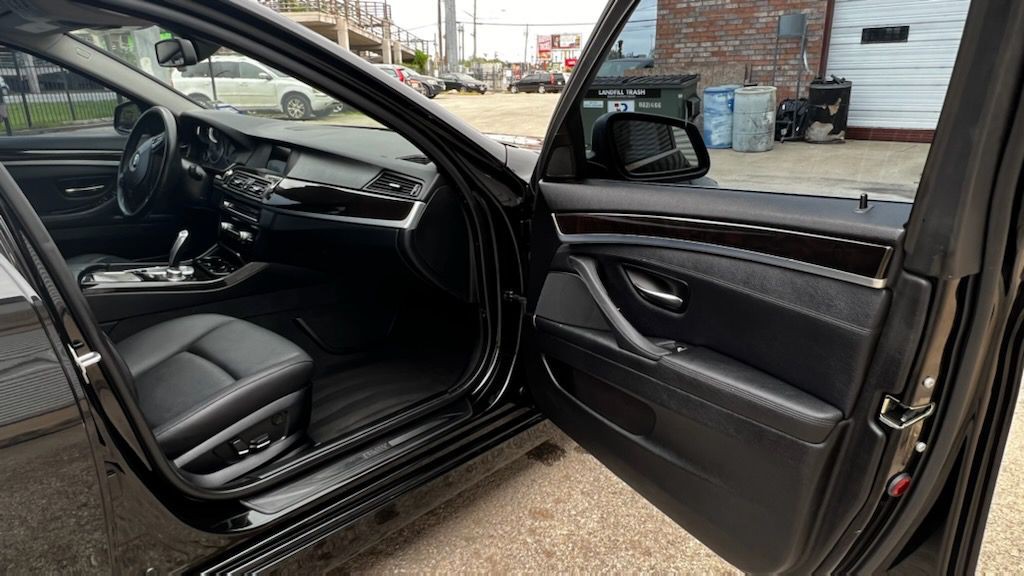 2013 BMW 5 Series Image 13