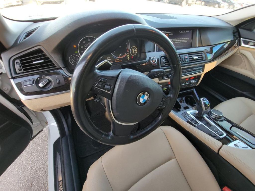 2016 BMW 5 Series Image 10
