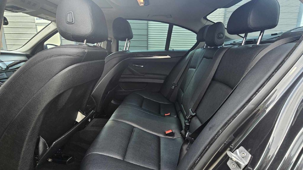 2015 BMW 5 Series Image 10