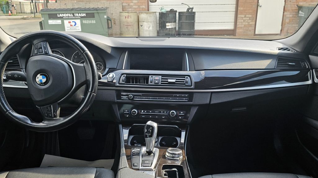 2015 BMW 5 Series Image 19