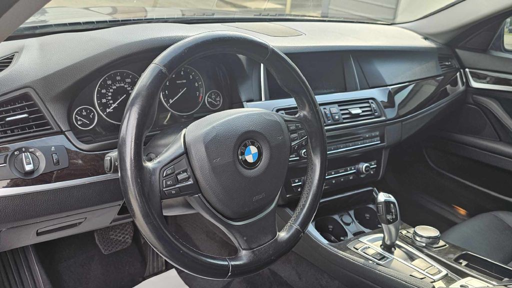 2015 BMW 5 Series Image 20