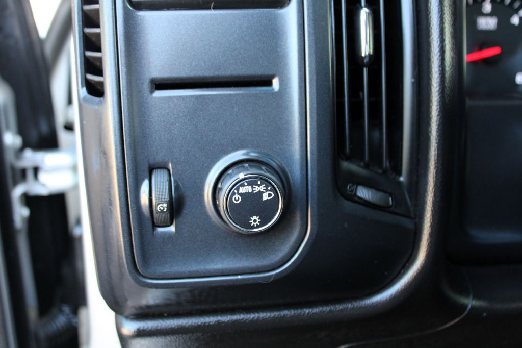 2015 Chevrolet Silverado 1500 Image 9