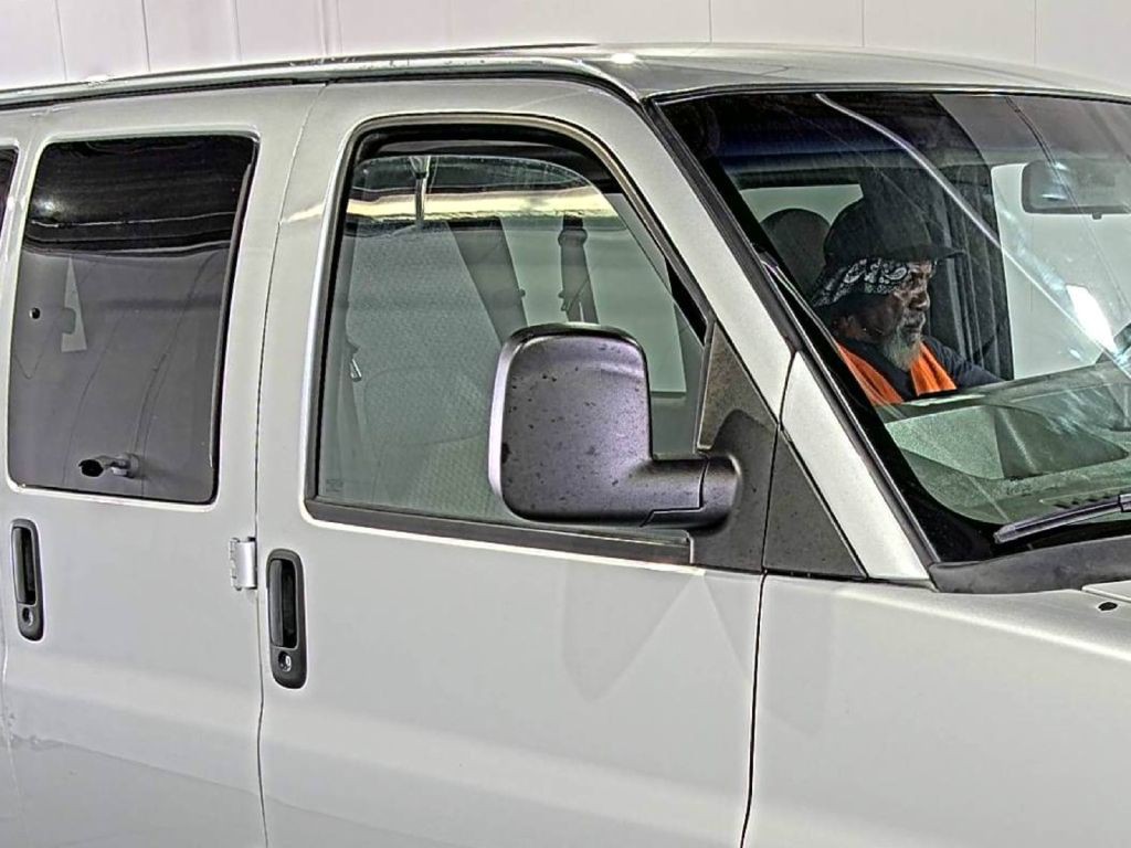 2014 Chevrolet Express Image 2