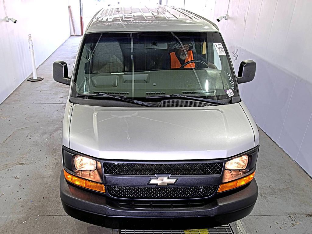 2014 Chevrolet Express Image 4