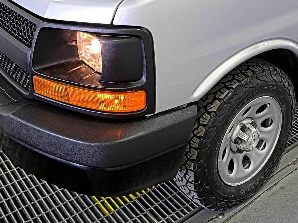 2014 Chevrolet Express Image 7