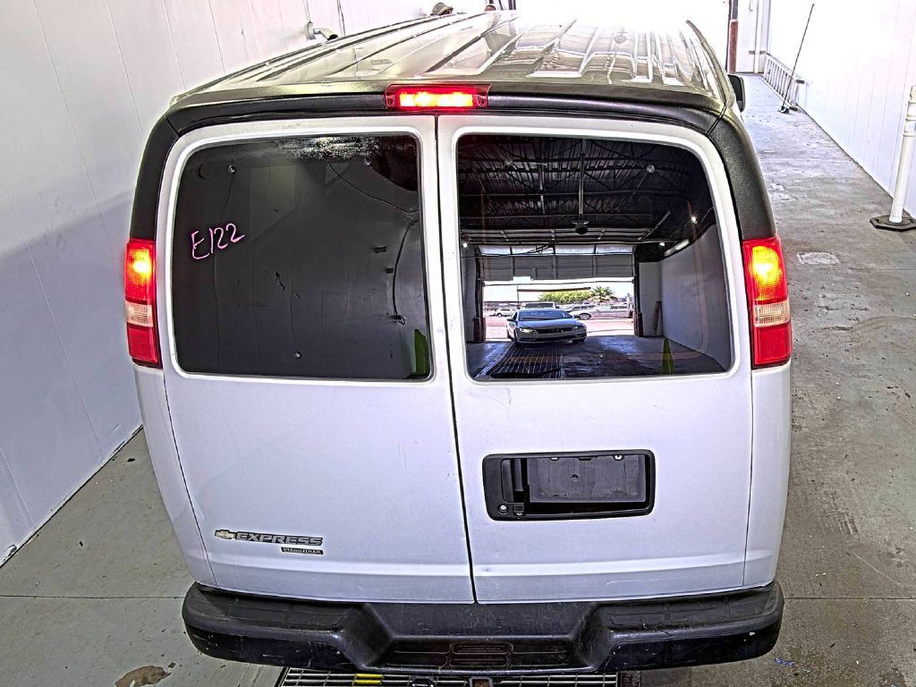 2014 Chevrolet Express Image 11