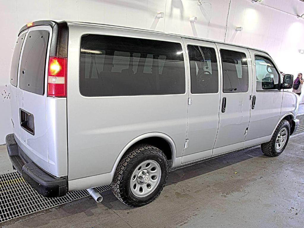 2014 Chevrolet Express Image 13