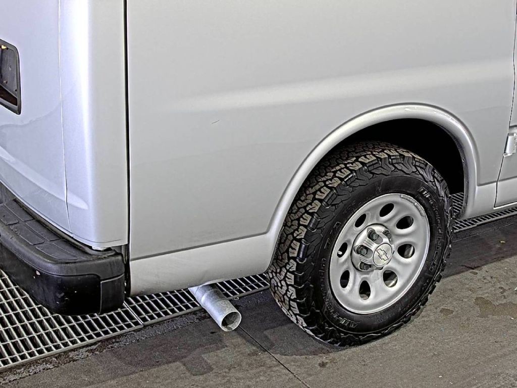 2014 Chevrolet Express Image 14