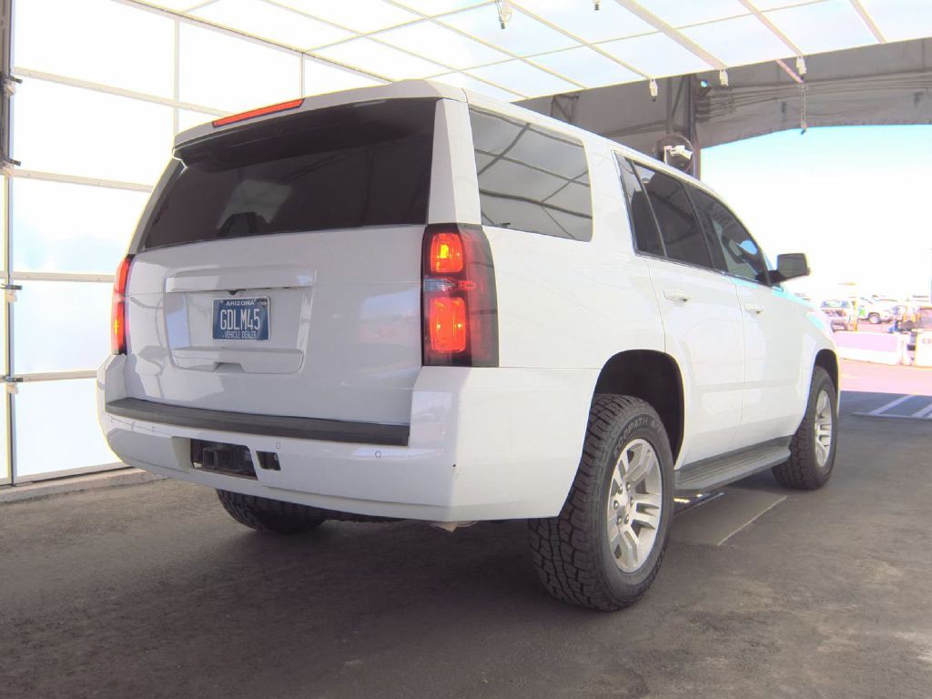 2017 Chevrolet Tahoe Image 3
