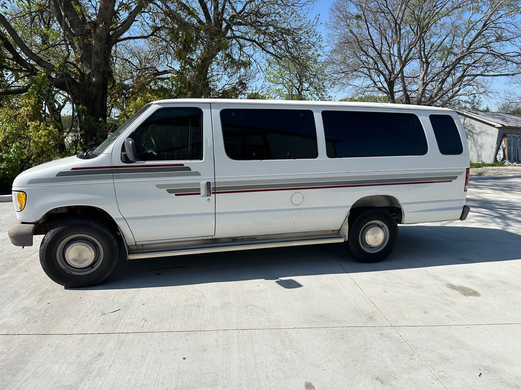 1998 Ford Econoline Image 1