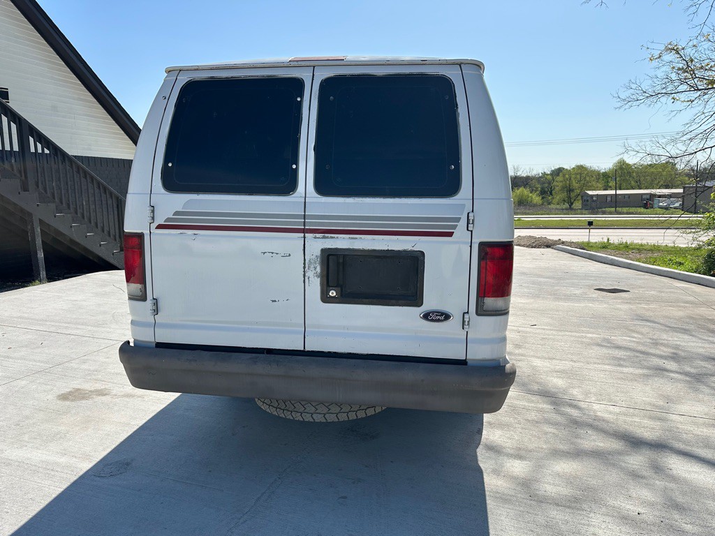 1998 Ford Econoline Image 4