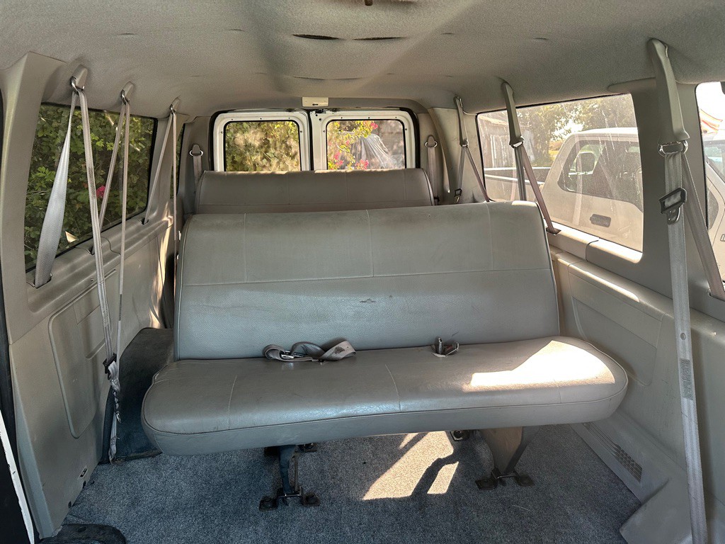 1998 Ford Econoline Image 9