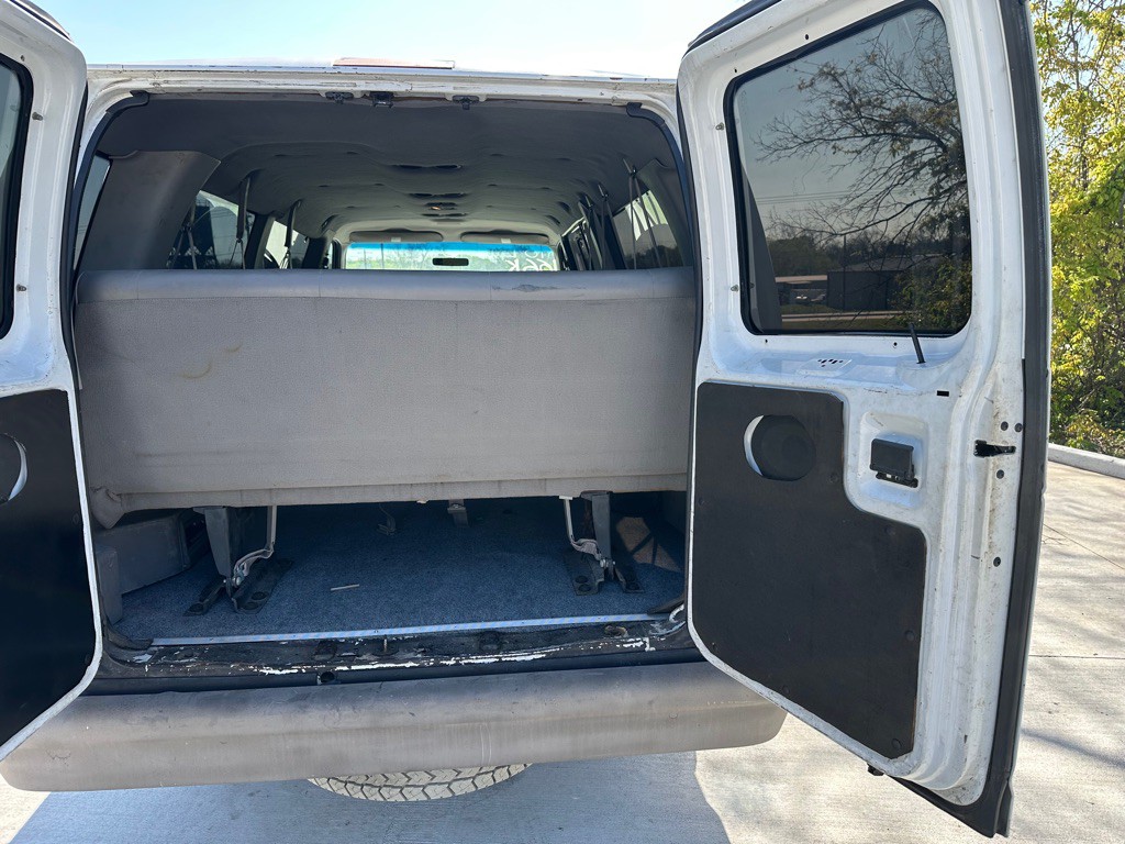 1998 Ford Econoline Image 10