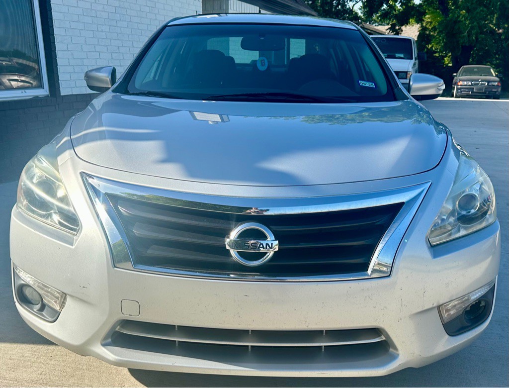 2014 Nissan Altima Image 2