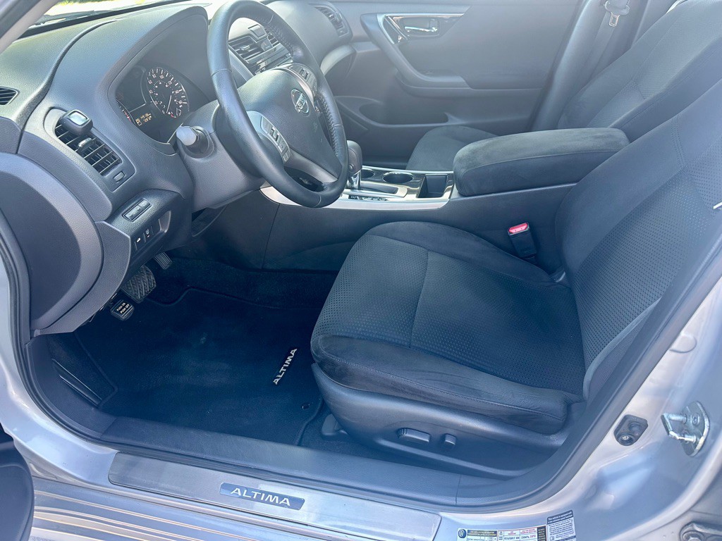 2014 Nissan Altima Image 10