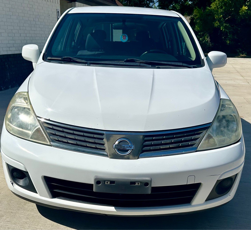 2009 Nissan Versa Image 2