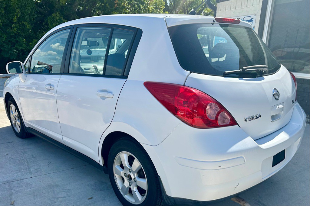 2009 Nissan Versa Image 6