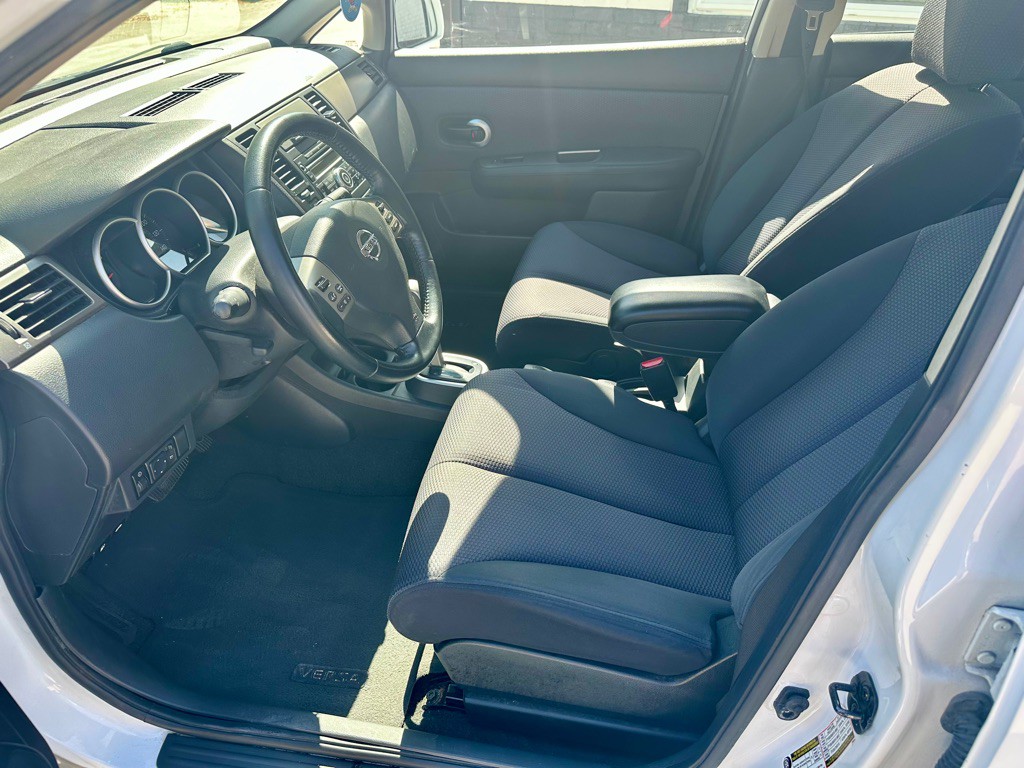 2009 Nissan Versa Image 9