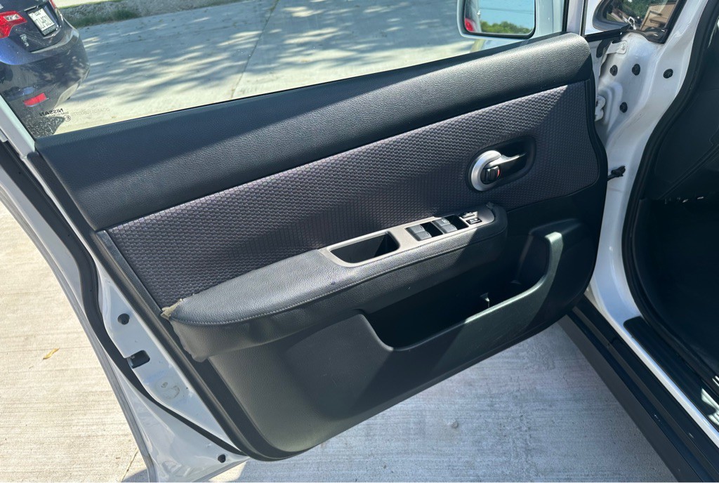 2009 Nissan Versa Image 10