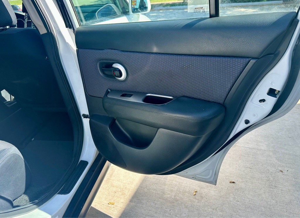 2009 Nissan Versa Image 16