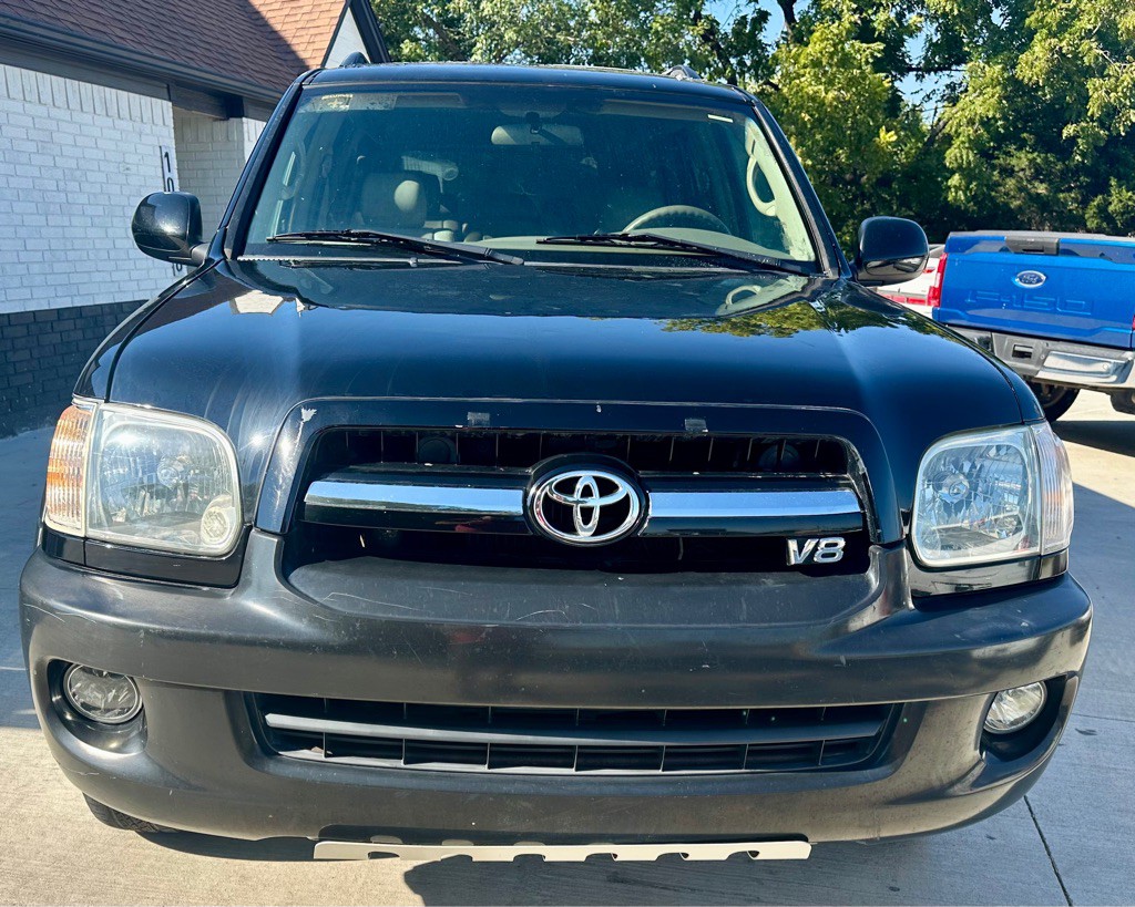 2006 Toyota Sequoia Image 2